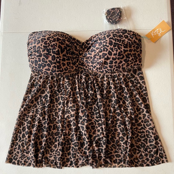New Cheetah Swim Top
Medium (8-10)
Brown & Black
Adjustable Straps
Kona Sol - Picture 1 of 7